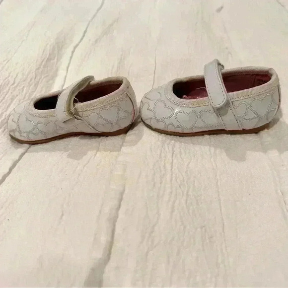 Rachel - Ariel white baby mary Jane’s. Size 2 months - Picture 2 of 6